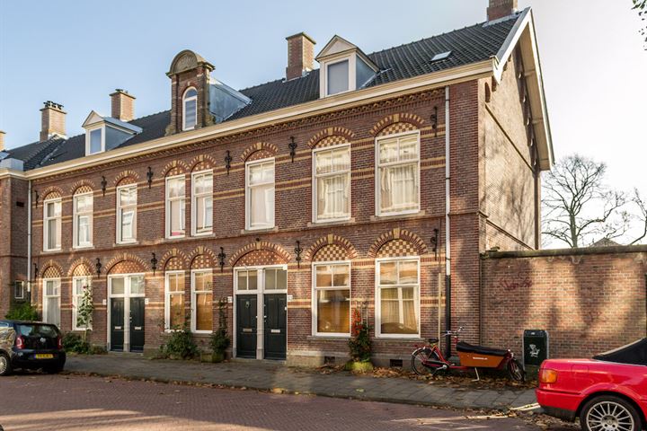 View photo 1 of Atjehstraat 77