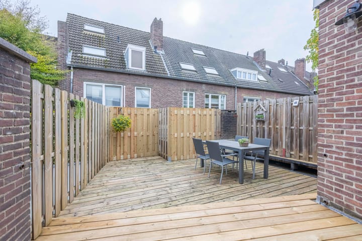 Foto 12 van Raadhuisplein 13-A