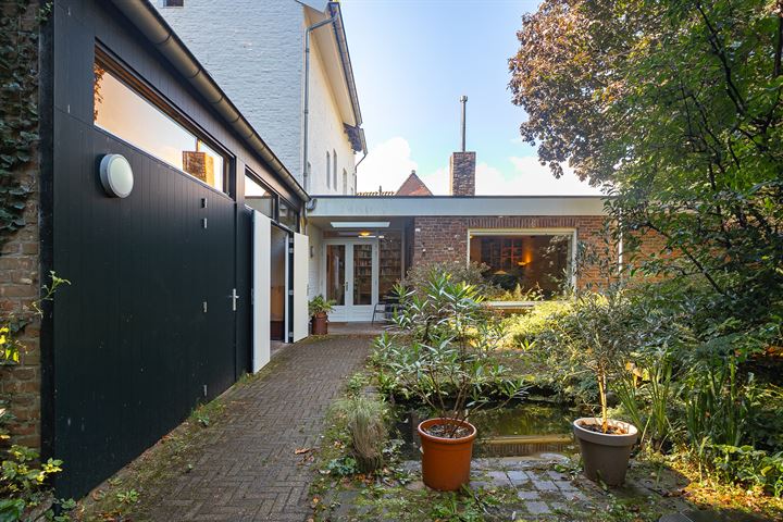 View photo 2 of Heukelstraat 39