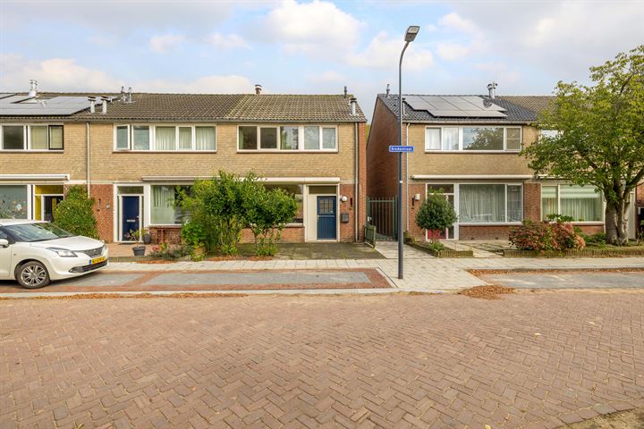 View photo 1 of Bredastraat 25