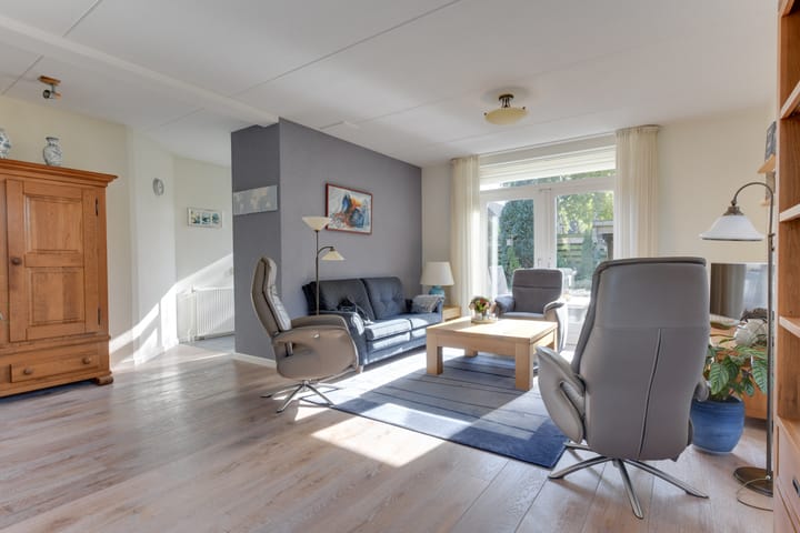 Photo 8 of Kamille 4