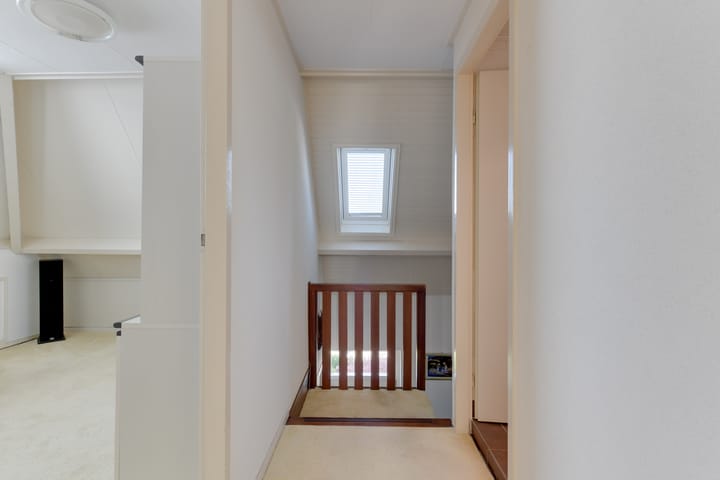 Photo 19 of Kamille 4