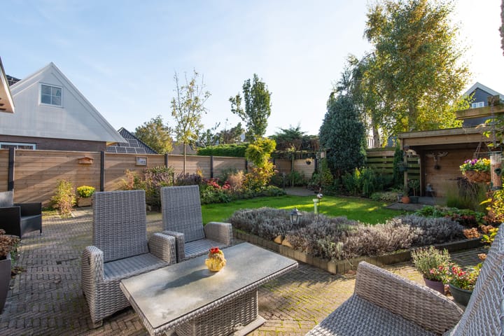 Photo 33 of Kamille 4