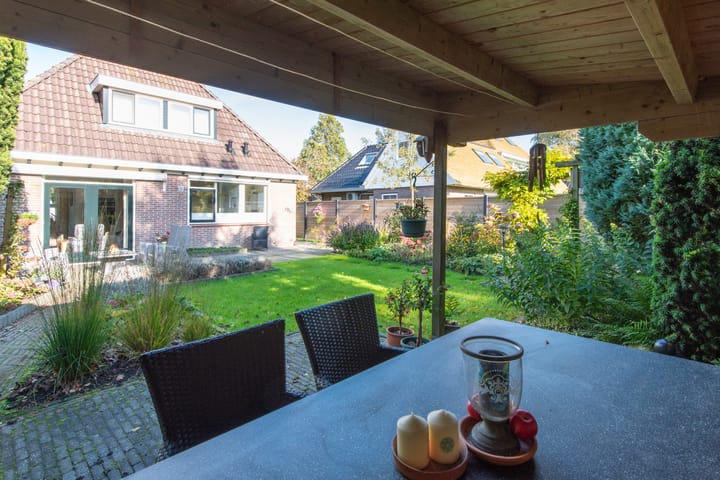 Photo 36 of Kamille 4