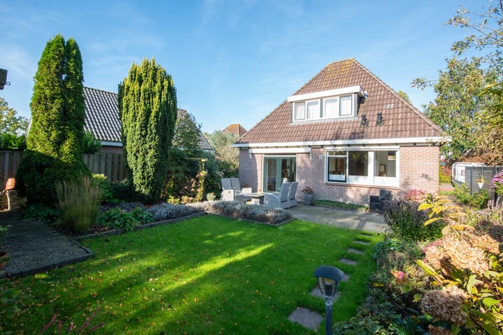 Photo 37 of Kamille 4