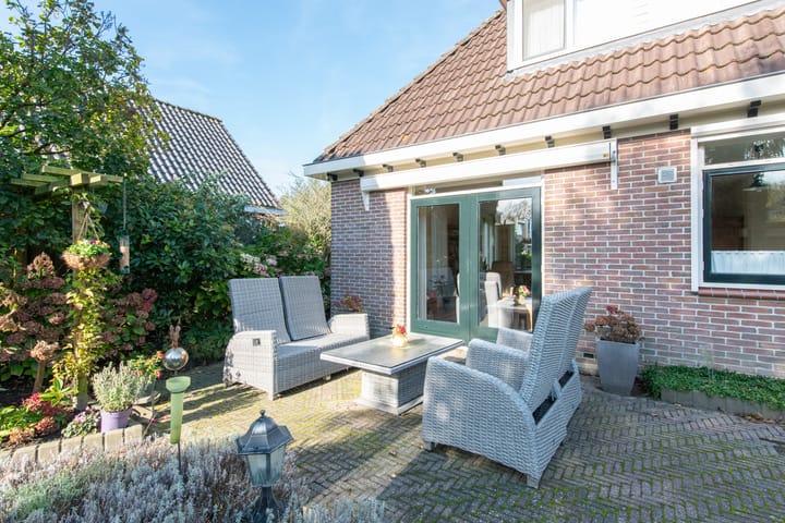 Photo 38 of Kamille 4