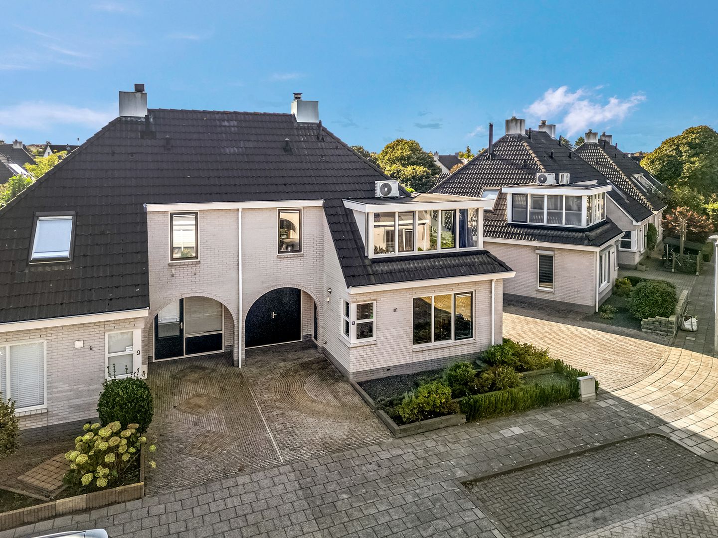 Foto 1 van James Grieve 11