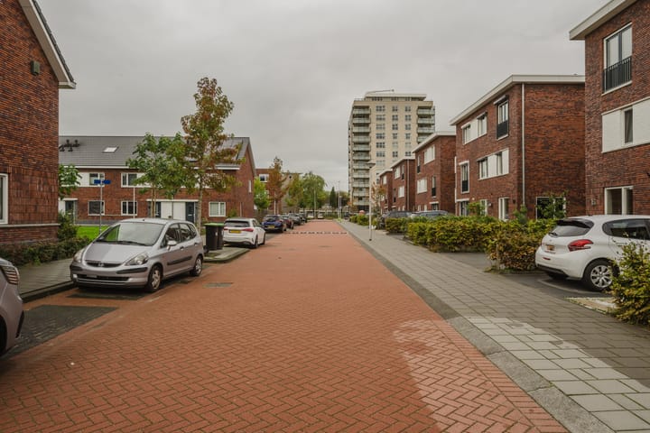 Foto 6 van Satellietstraat 12