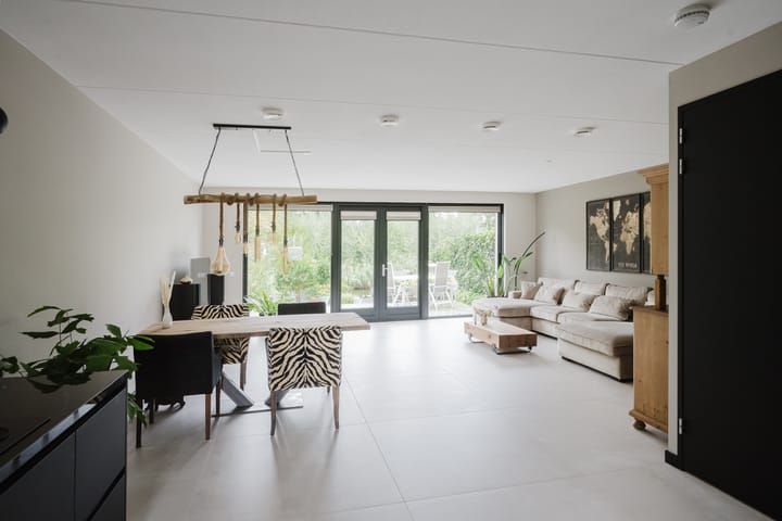 Foto 11 van Satellietstraat 12