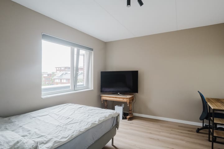 Foto 38 van Satellietstraat 12