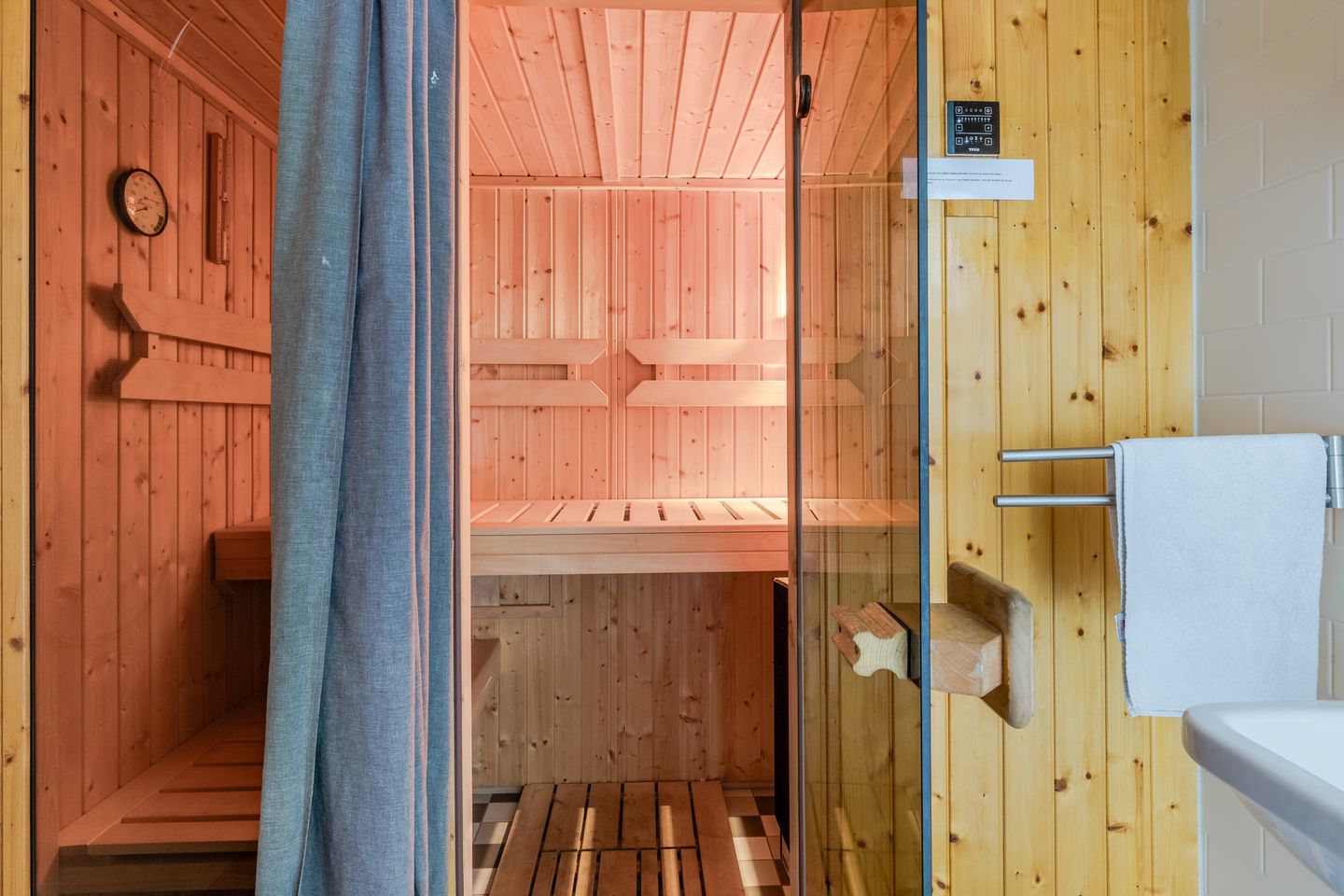 Photo 20 of Oostgrasdijk 1-019