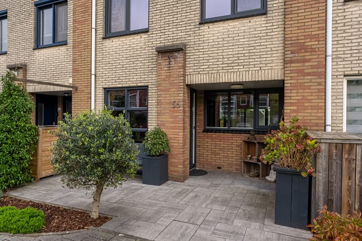 Photo 9 of Lusthofstraat 56