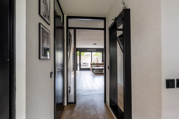 Photo 12 of Lusthofstraat 56