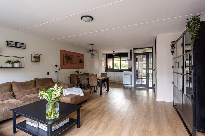 Photo 15 of Lusthofstraat 56