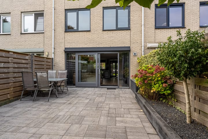 Photo 19 of Lusthofstraat 56