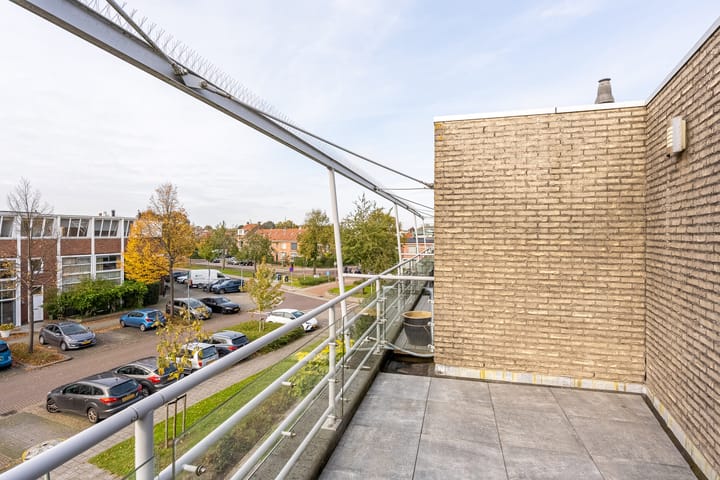 Photo 37 of Lusthofstraat 56