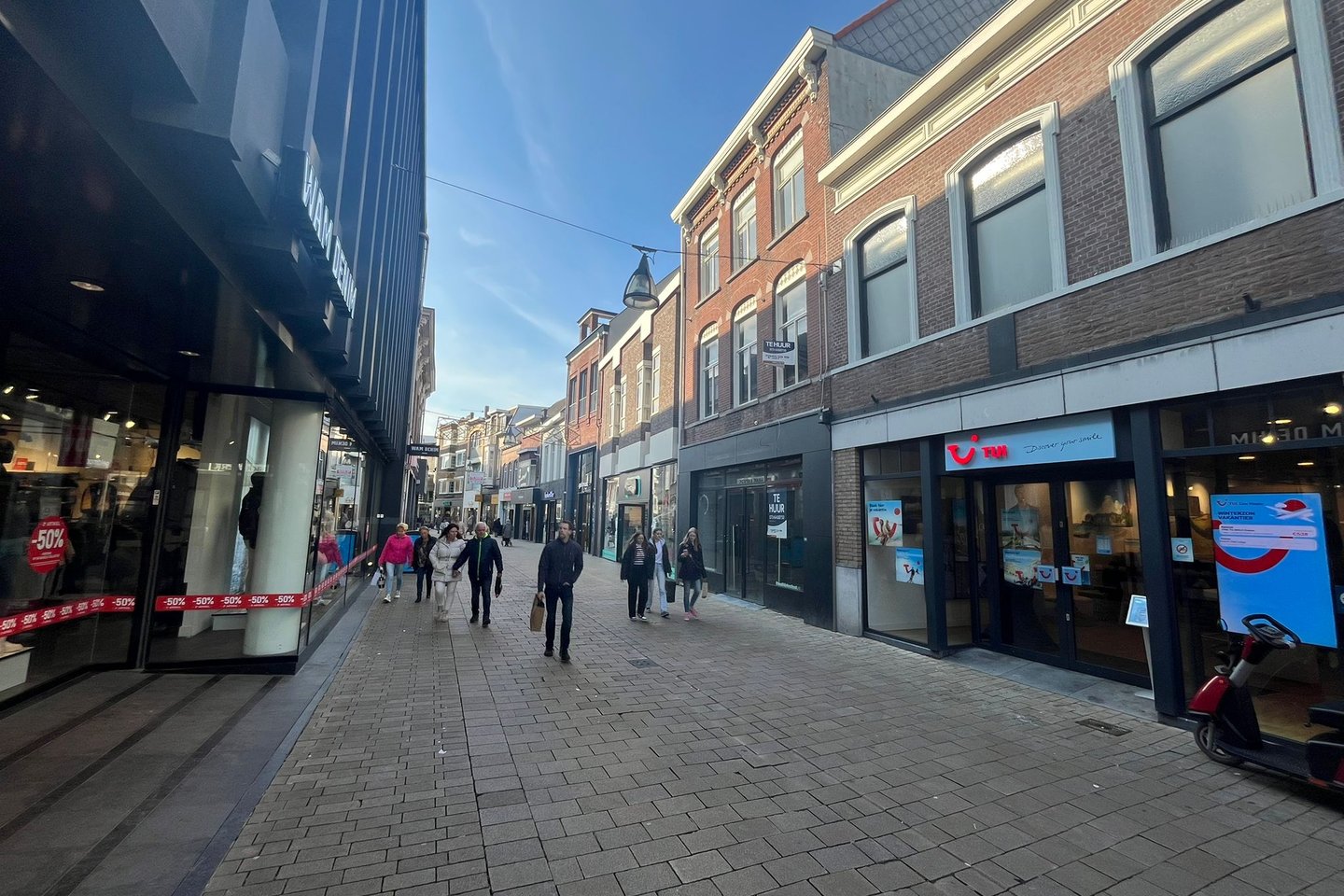 View photo 2 of Heuvelstraat 7