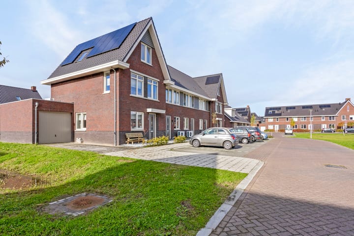 Photo 32 of Claudius Civilis 16