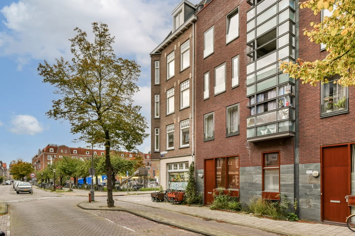 View photo 17 of Lutmastraat 111-F