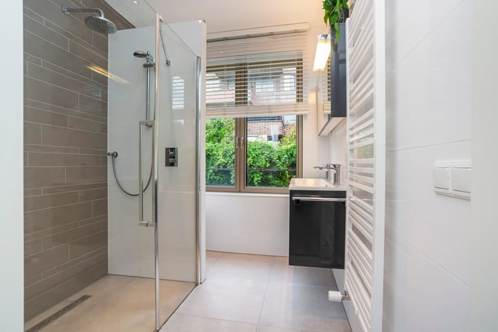 Foto 19 van Parallelweg 110