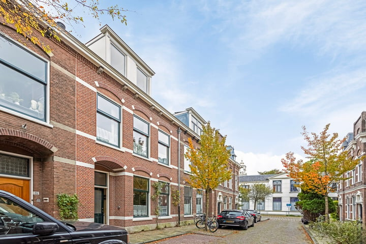 View photo 5 of Bilderdijkstraat 14