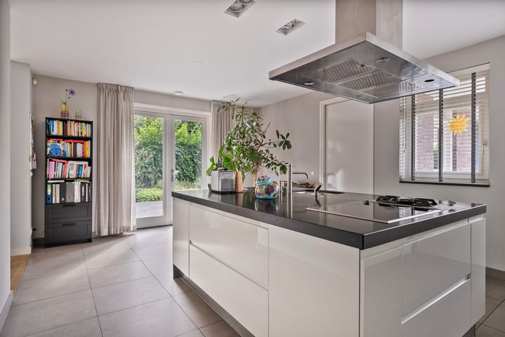 Foto 28 van Dr. Hein Hoeben laan 7