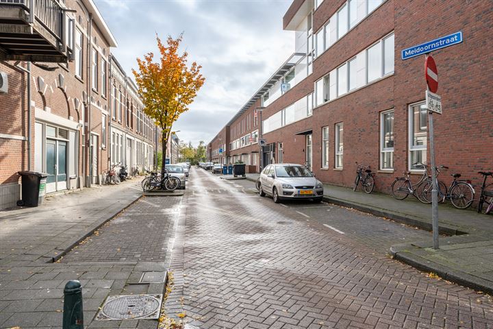 Bekijk foto 30 van Meidoornstraat 108