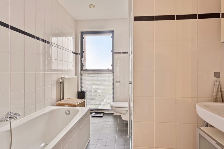 Foto 24 van Stationsplein 94