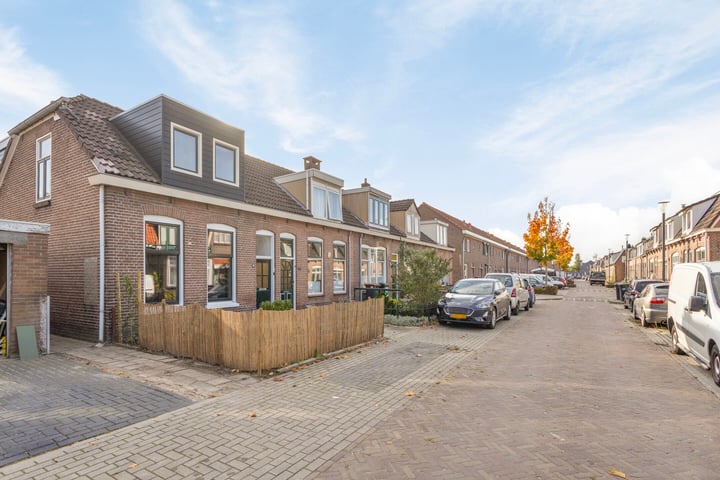 View photo 27 of Oranjestraat 66