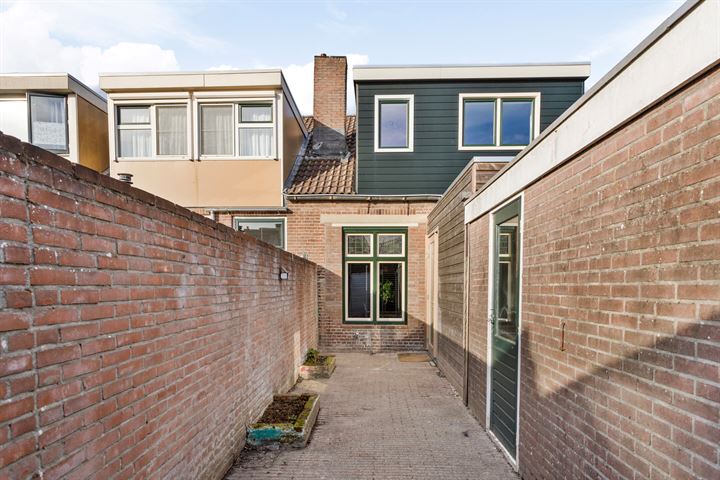 View photo 2 of Oranjestraat 66