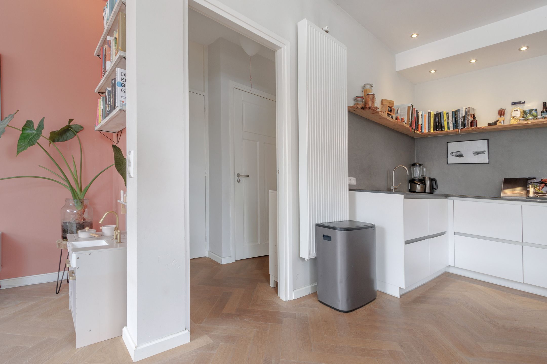 Foto 12 van Van 't Hoffstraat 21