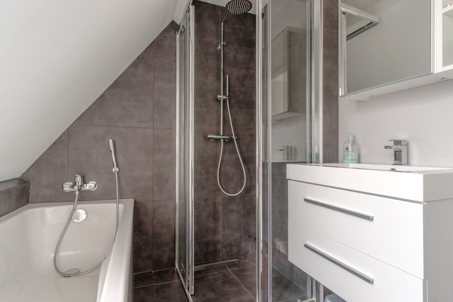 Foto 40 van Van 't Hoffstraat 21