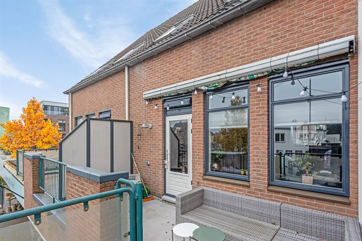 View photo 26 of Stuijvenburchstraat 127