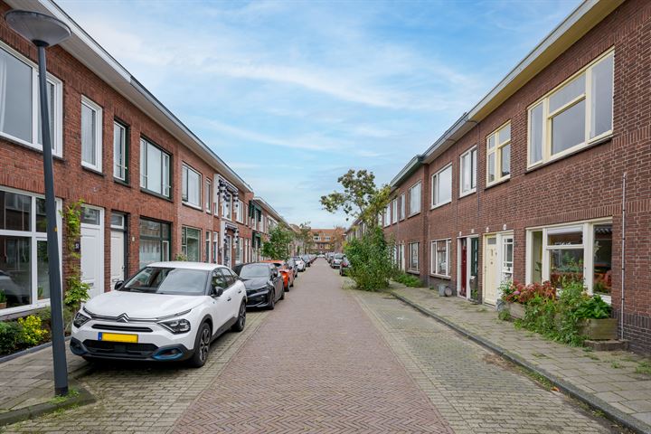 View photo 6 of Roemer Visscherstraat 34