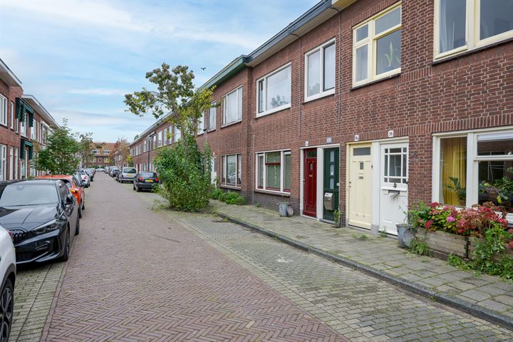 View photo 7 of Roemer Visscherstraat 34