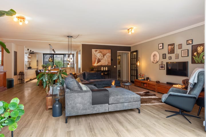 Foto 4 van Smaragd 29