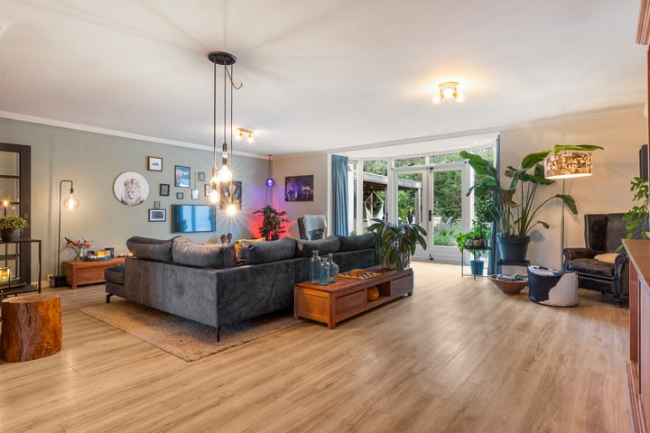 Foto 14 van Smaragd 29