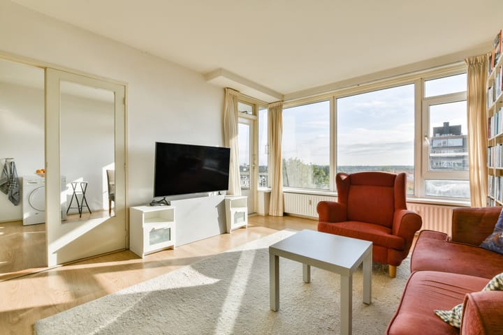 Photo 5 of Maassluisstraat 396