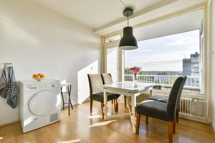 Photo 6 of Maassluisstraat 396