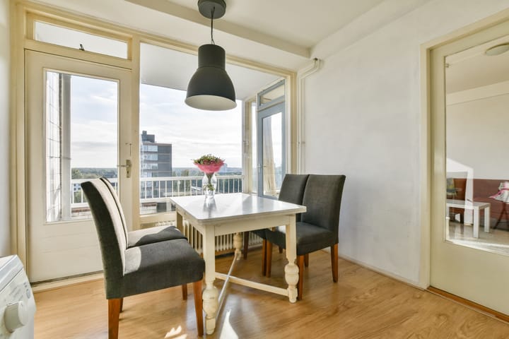 Photo 7 of Maassluisstraat 396