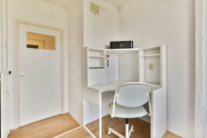 Photo 18 of Maassluisstraat 396