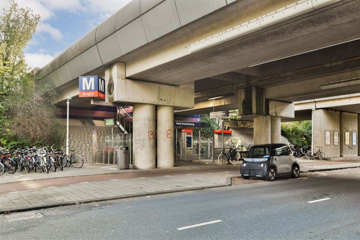 View photo 25 of Maassluisstraat 396