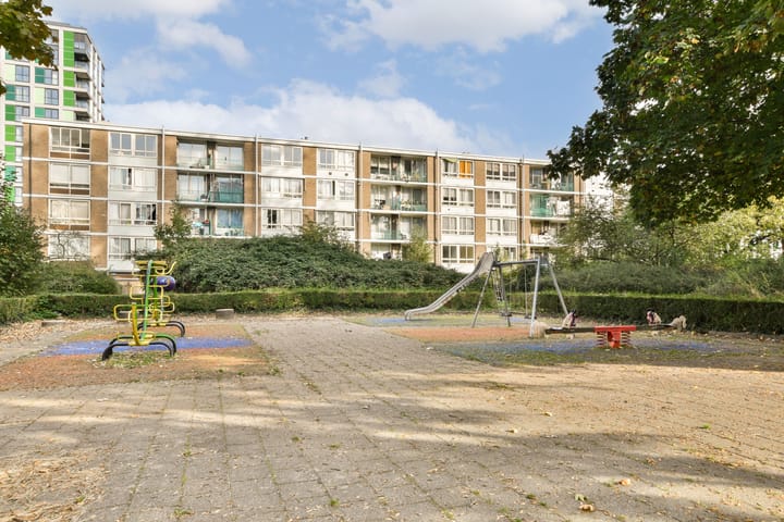 Photo 24 of Maassluisstraat 396