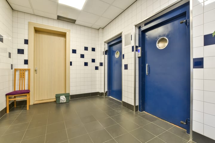 Photo 21 of Maassluisstraat 396