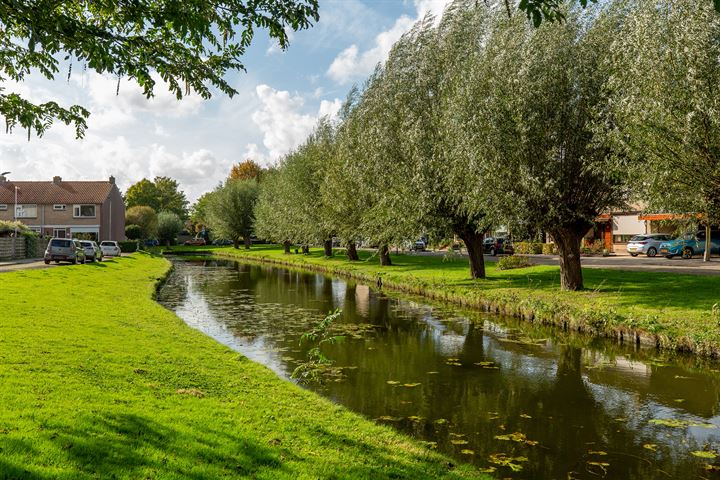 Bekijk foto 43 van Pinksterbloemstraat 23