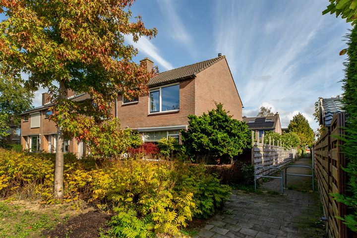 Bekijk foto 44 van Pinksterbloemstraat 23