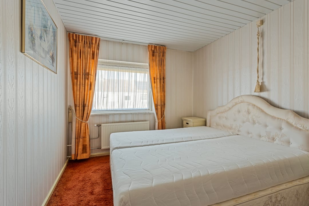 Photo 11 of Prof. R. Regoutstraat 51