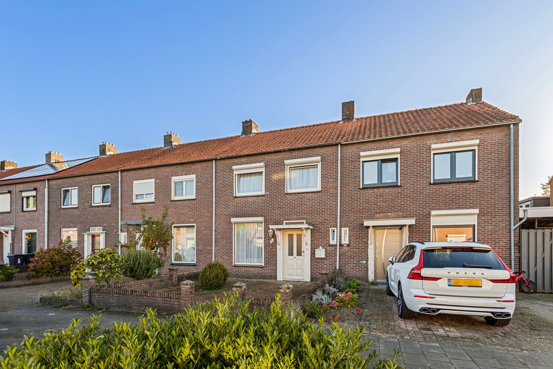 Photo 24 of Prof. R. Regoutstraat 51