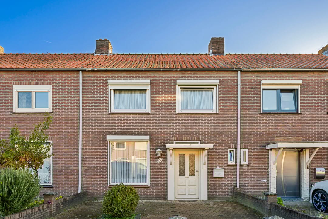 Photo 26 of Prof. R. Regoutstraat 51