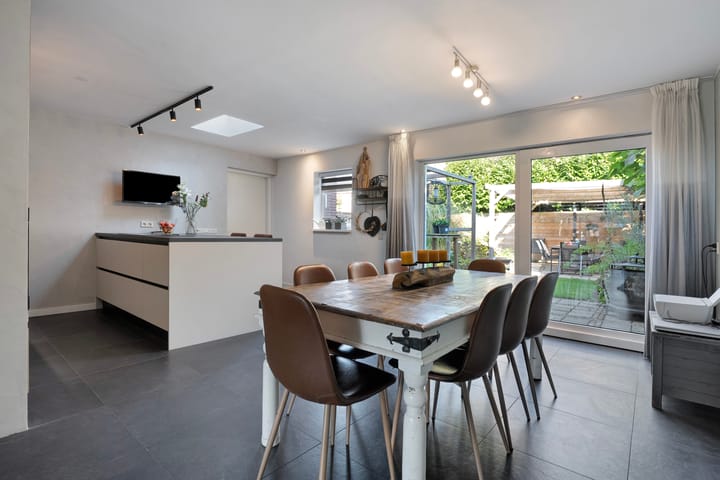 Foto 10 van Dr. Albert Schweitzerlaan 11